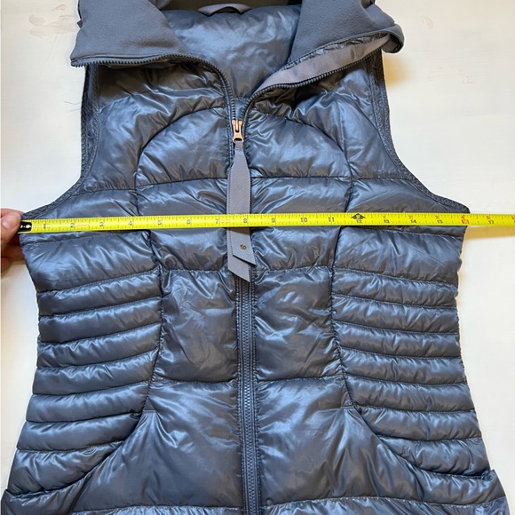 Womens Lululemon Fluffin Awesome Gray Active Vest Size 2 - Picture 7 of 7